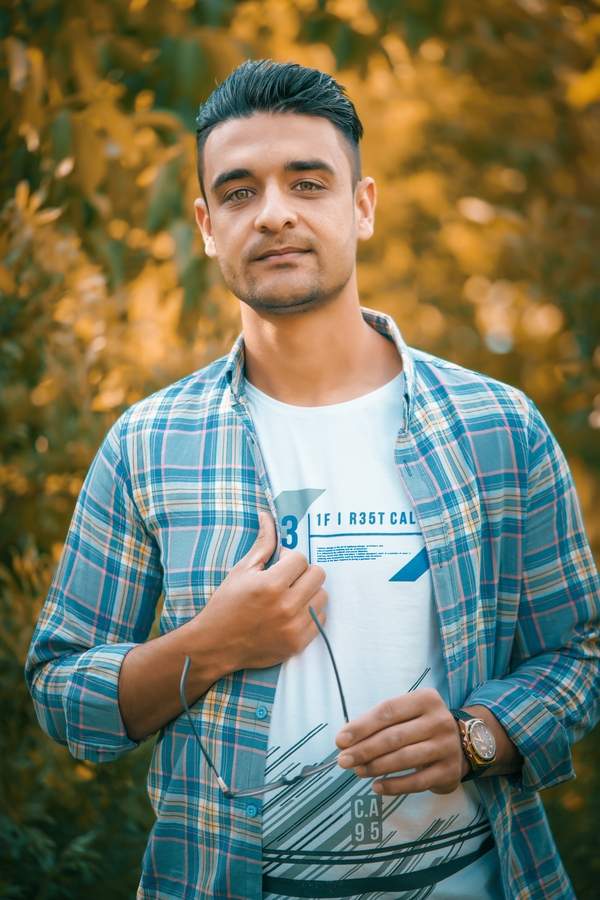 نمونه کار چهره - پروفایل