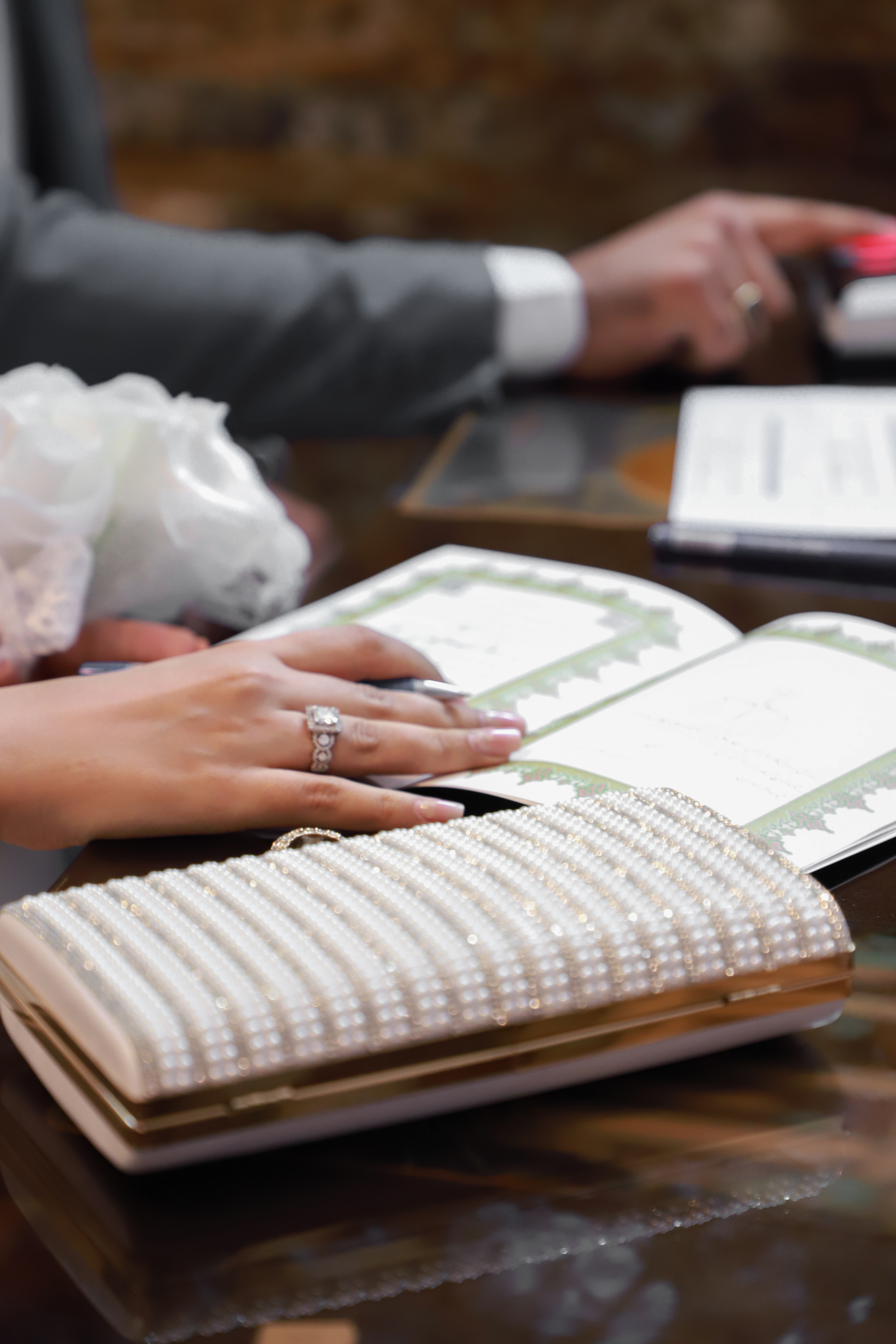 ژست عکس محضر