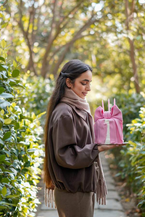 ژست عکاسی دخترانه / زنانه. ایده عکس دخترانه / زنانهو ایستادهو طبیعت / فضای باز 