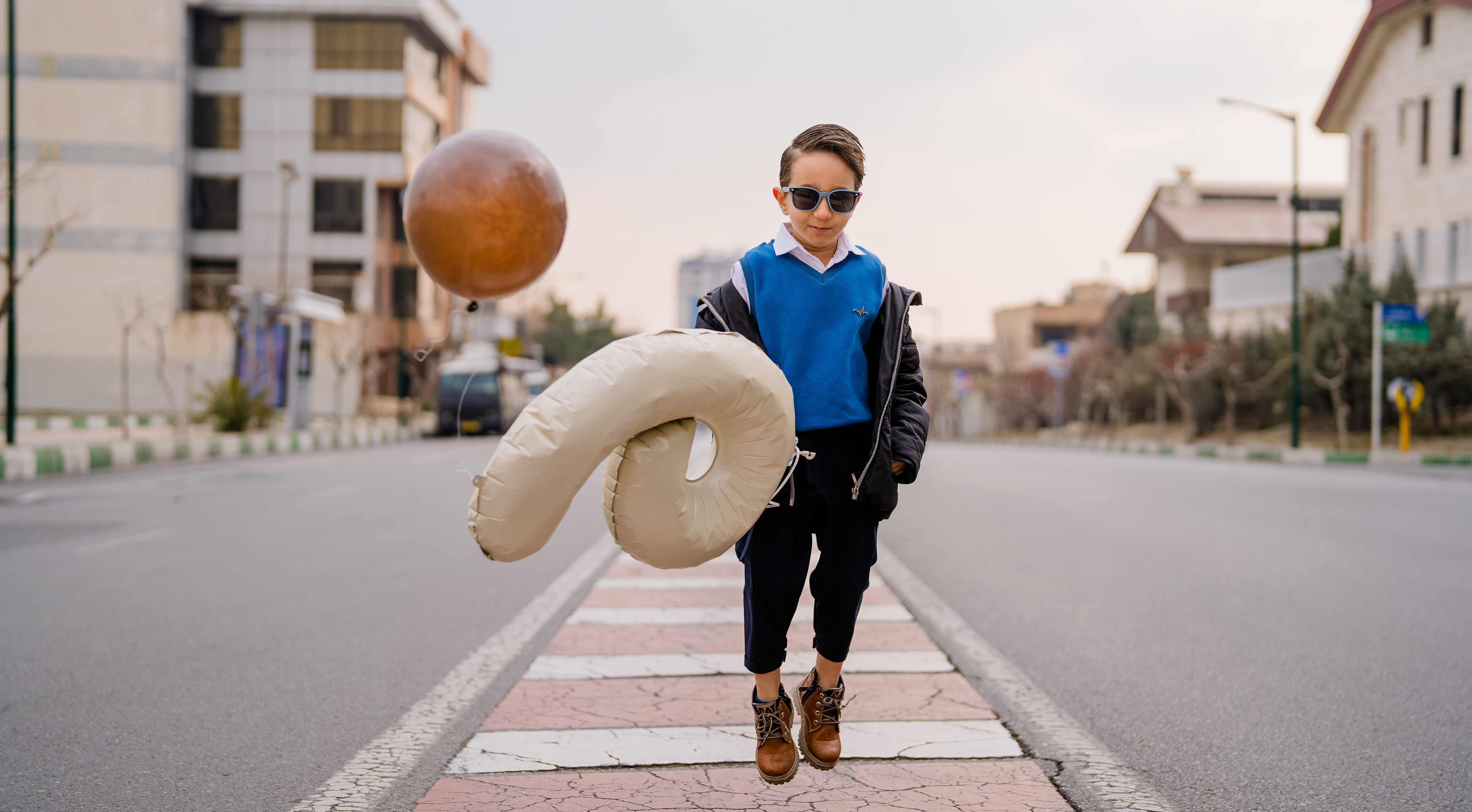 ژست عکس کودک