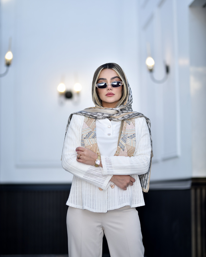 ژست عکس دخترانه / زنانه