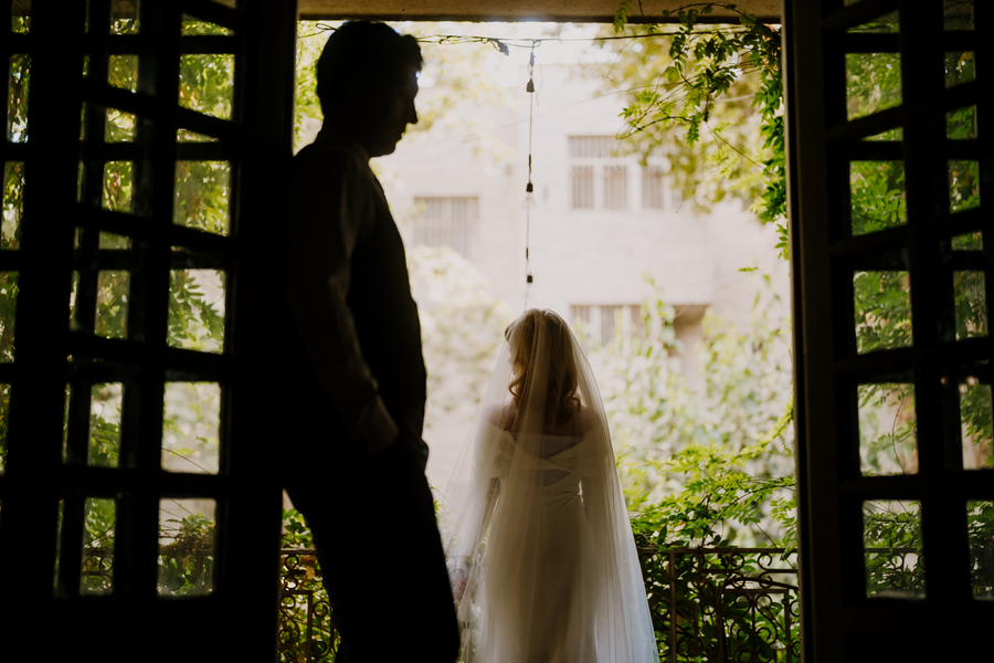 ژست عکاسی ایستاده. ایده عکس عروس و دامادو ایستادهو دو نفره 