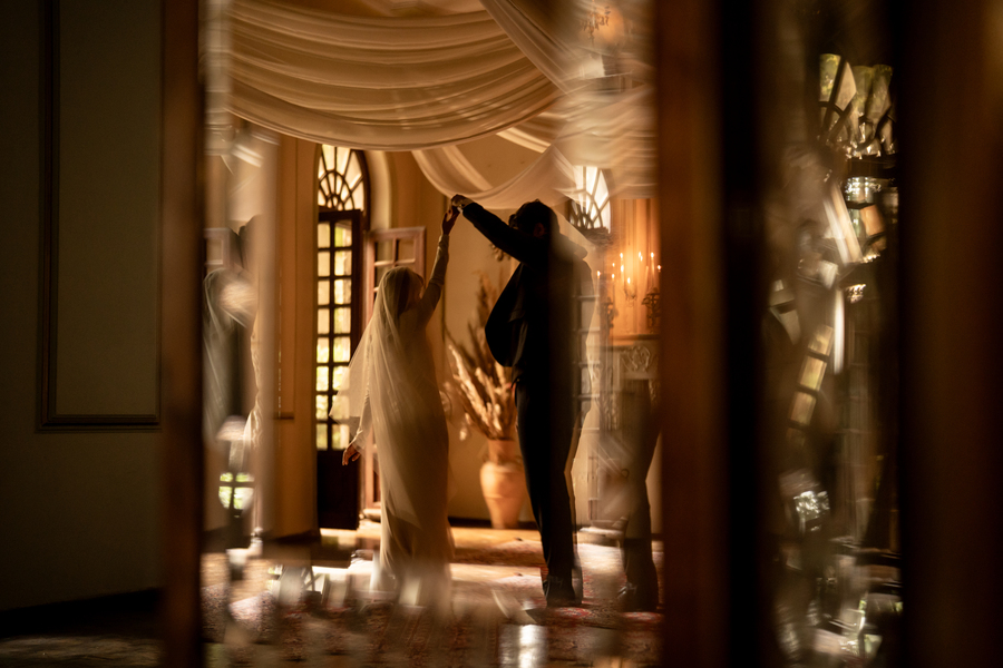 ژست عکاسی دو نفره. ایده عکس عروس و دامادو عاشقانهو ایستادهو دو نفرهو محضر 