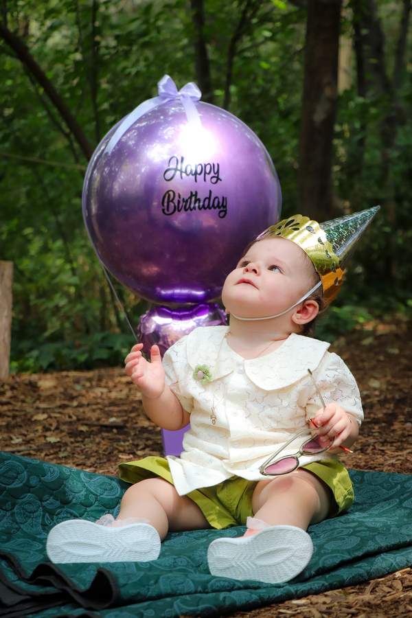 ژست عکاسی نشسته. ایده عکس دخترانه / زنانهو کودکو نشستهو طبیعت / فضای باز 