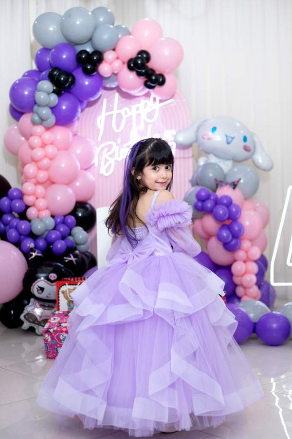 ژست عکاسی دخترانه / زنانه. ایده عکس دخترانه / زنانهو کودکو ایستادهو عکس تولدو خانهو آتلیه کودک 