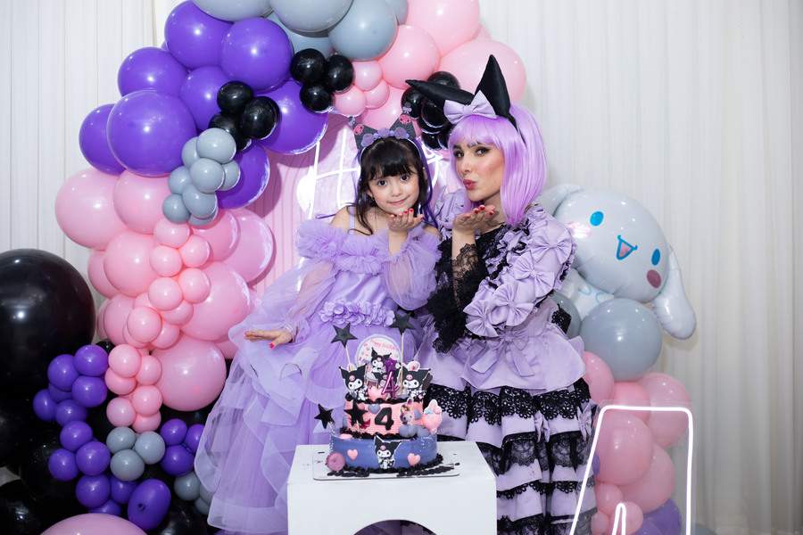 ژست عکاسی  مادر و دختر. ایده عکس دخترانه / زنانهو کودکو  مادر و دخترو عکس تولدو خانه 