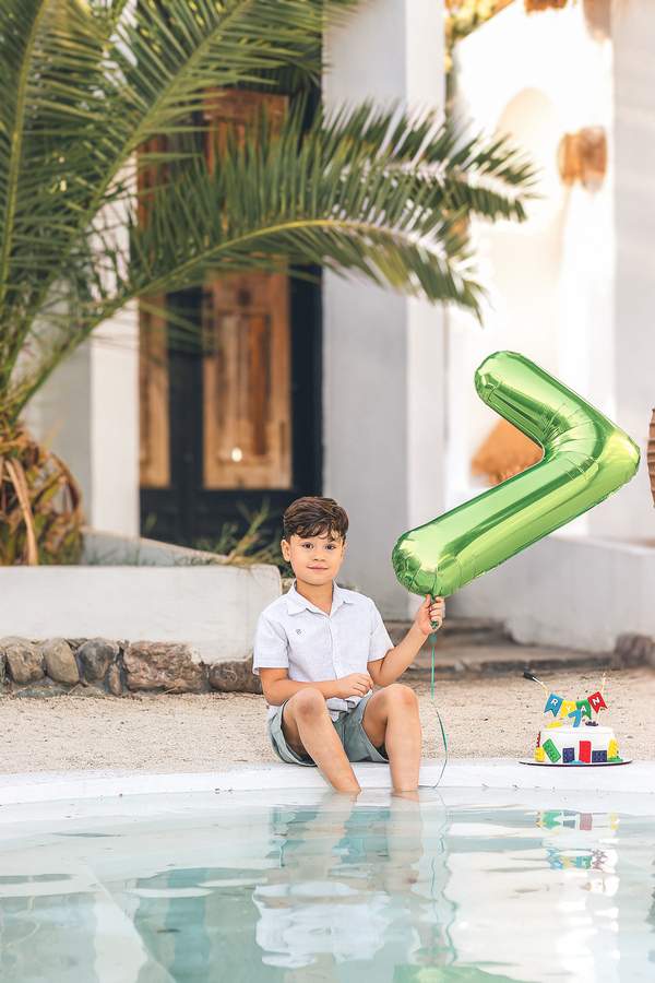 ژست عکاسی مردانه / پسرانه. ایده عکس مردانه / پسرانهو کودکو نشستهو عکس تولدو طبیعت / فضای باز 