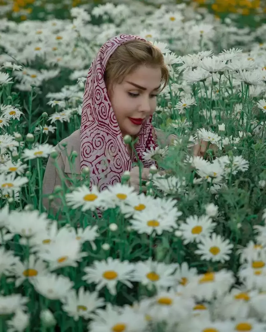 نمونه کار از ریحانه, عسگری