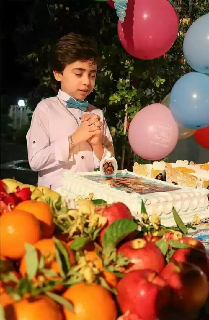 نمونه کار عکاسی تولد - مهمانی - دورهمی توسط فخاریان که در تاریخ 1400-06-31 ** چهارشنبه  **  ساعت 10:06AM بارگذاری شده است.