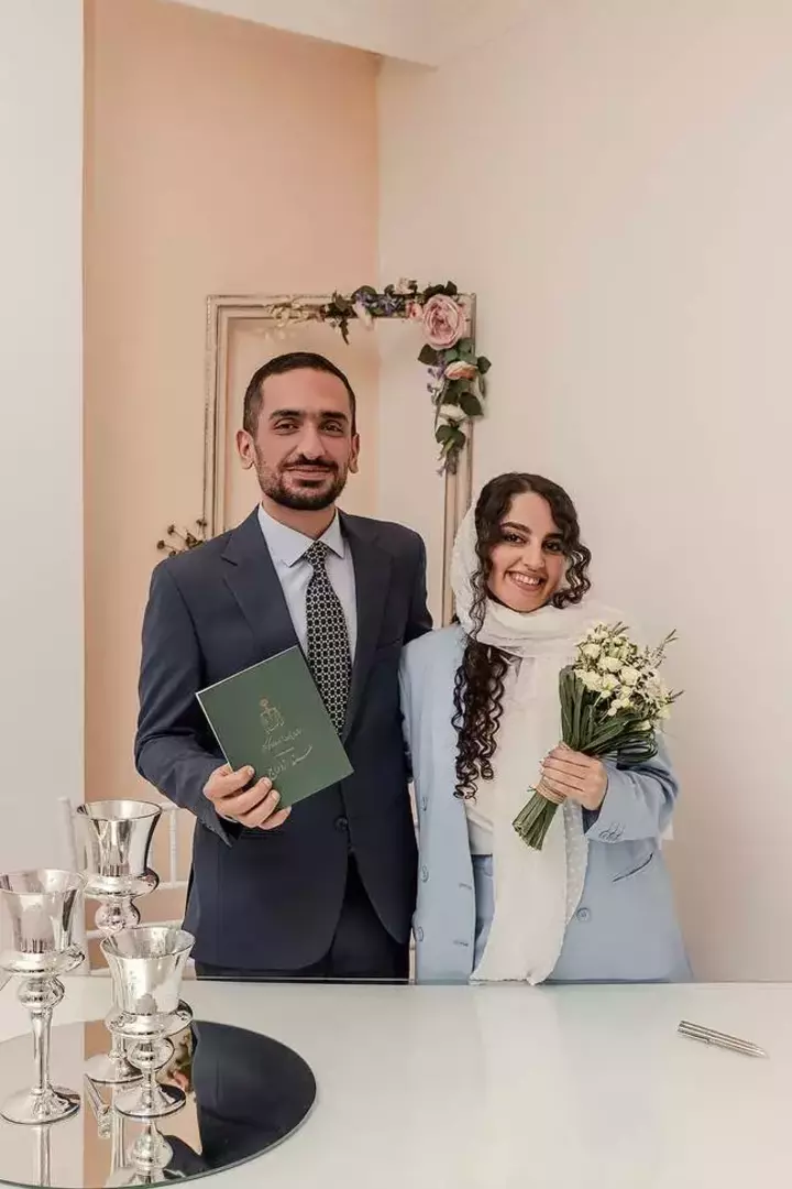 نمونه کار از محدثه پرمون