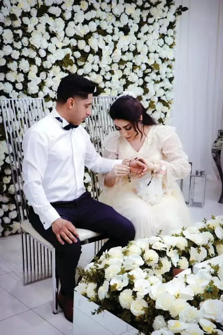 عکاسی عقد و عروسی از محدثه, آلبوغبیش