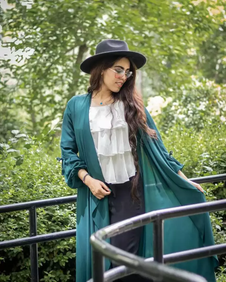 نمونه کار از رومینا احمدیان