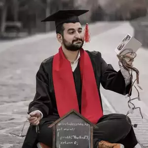 ژست عکس فارغ التحصیلی