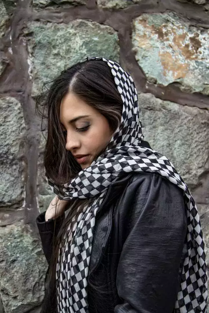 نمونه کار عکاسی چهره - پروفایل توسط بساطی نیا که در تاریخ 1401-04-29 ** چهارشنبه  **  ساعت 08:47PM بارگذاری شده است.