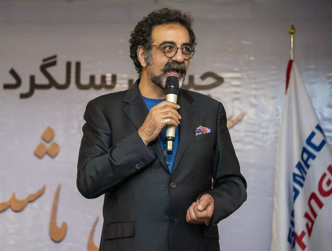 نمونه کار از حسین, جوان