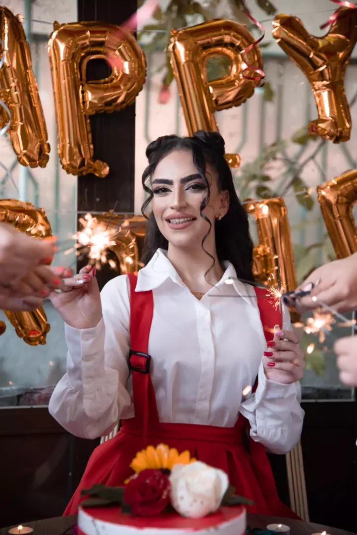 نمونه کار از بهزاد, ایازلو