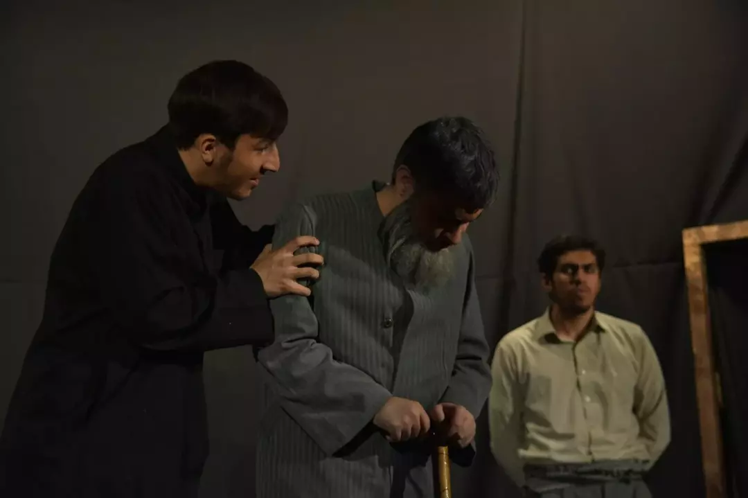 نمونه کار عکاسی غیره توسط عامی مطلق که در تاریخ 1401-07-26 ** سه‌شنبه  **  ساعت 02:54AM بارگذاری شده است.