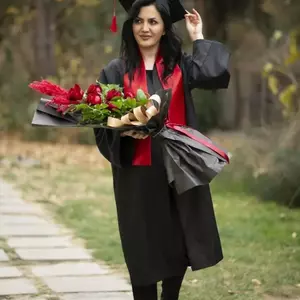 ژست عکس فارغ التحصیلی