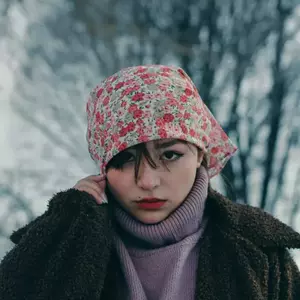 ژست عکس دخترانه / زنانه