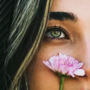 ژست عکس دخترانه / زنانه