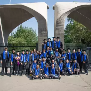 ژست عکس فارغ التحصیلی