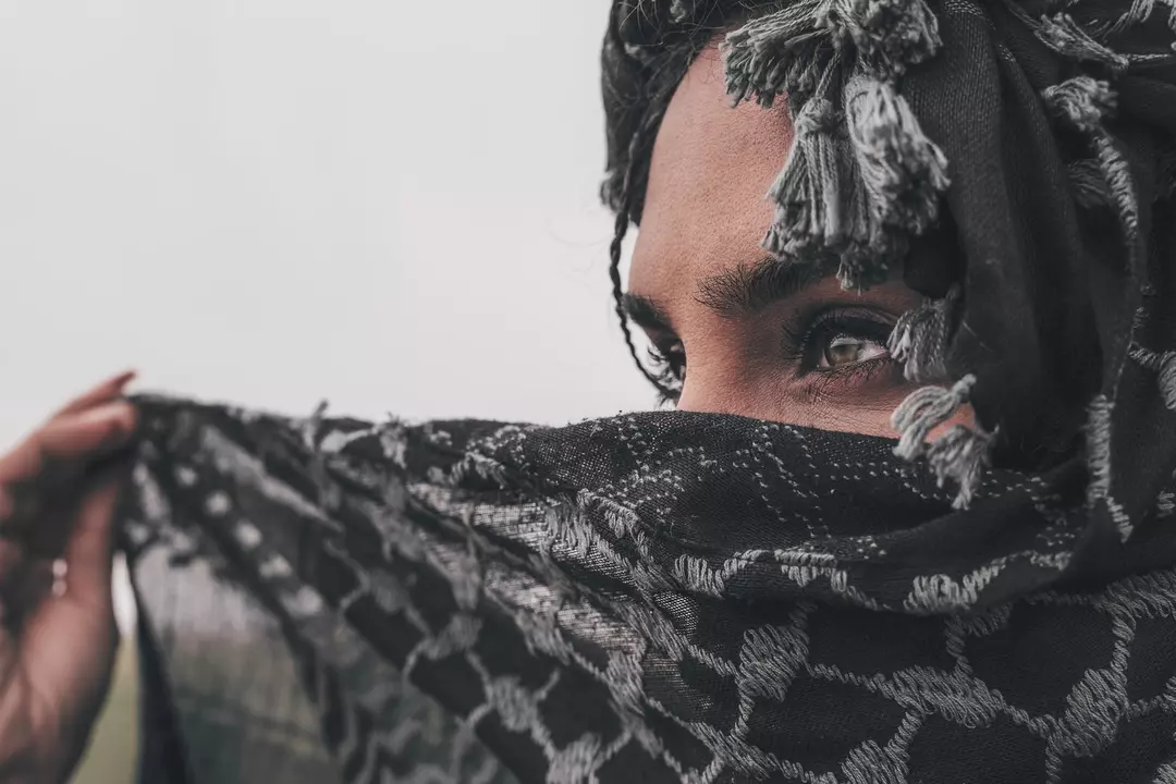 نمونه کار از بهزاد, ایازلو