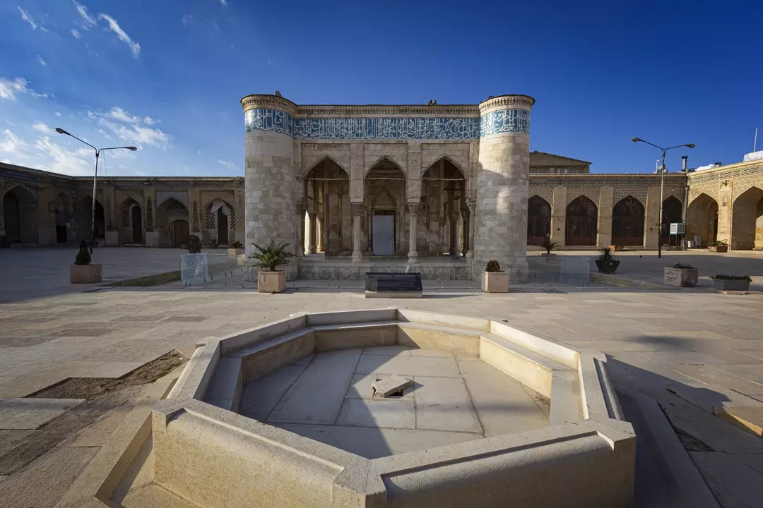 نمونه کار عکاسی معماری و دکوراسیون توسط نهاری که در تاریخ 1402-05-22 ** یک‌شنبه  **  ساعت 12:20AM بارگذاری شده است.