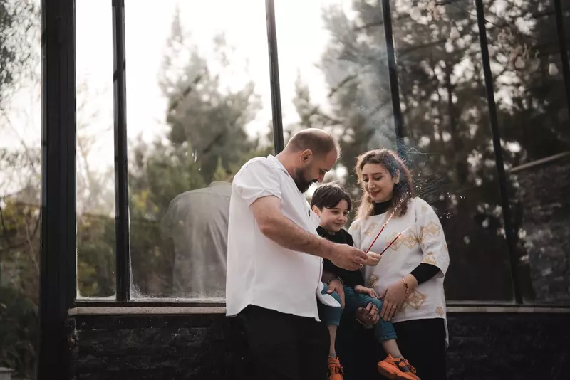 نمونه کار از بهزاد, ایازلو
