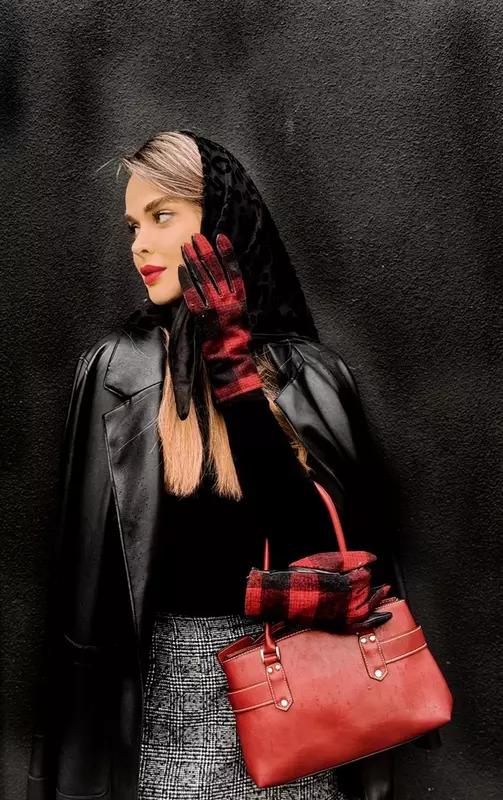 روتوش عکس از هانیه  علیاطلب