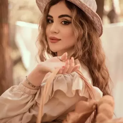 ژست عکس دخترانه / زنانه