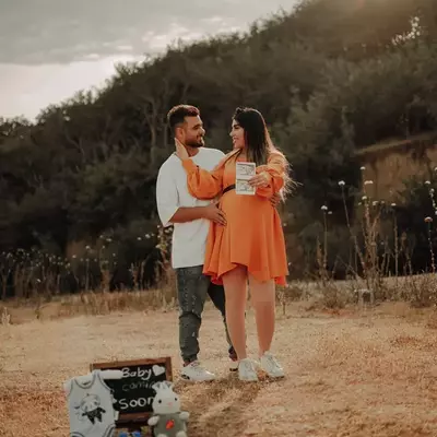 عکس زن حامله در حال درد در خانه