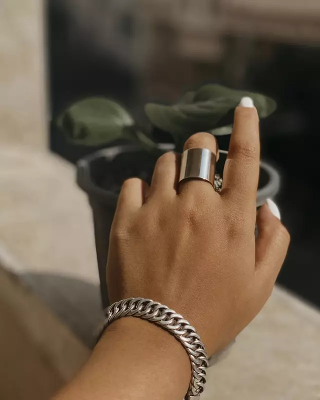نمونه کار عکاسی طلا و جواهر توسط اقبال زاده که در تاریخ 1403-01-08 ** چهارشنبه  **  ساعت 08:07PM بارگذاری شده است.