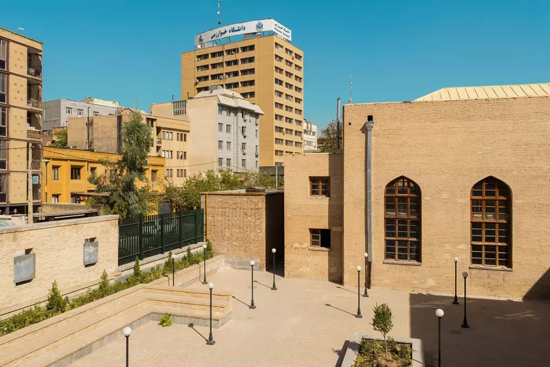 نمونه کار عکاسی معماری و دکوراسیون توسط ملکی که در تاریخ 1403-01-19 ** یک‌شنبه  **  ساعت 10:48AM بارگذاری شده است.