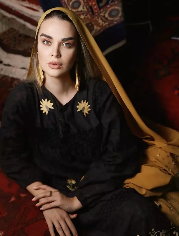 روتوش عکس از هانیه  علیاطلب