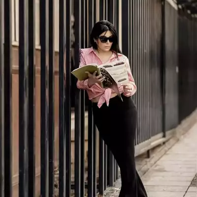 ژست عکس دخترانه / زنانه