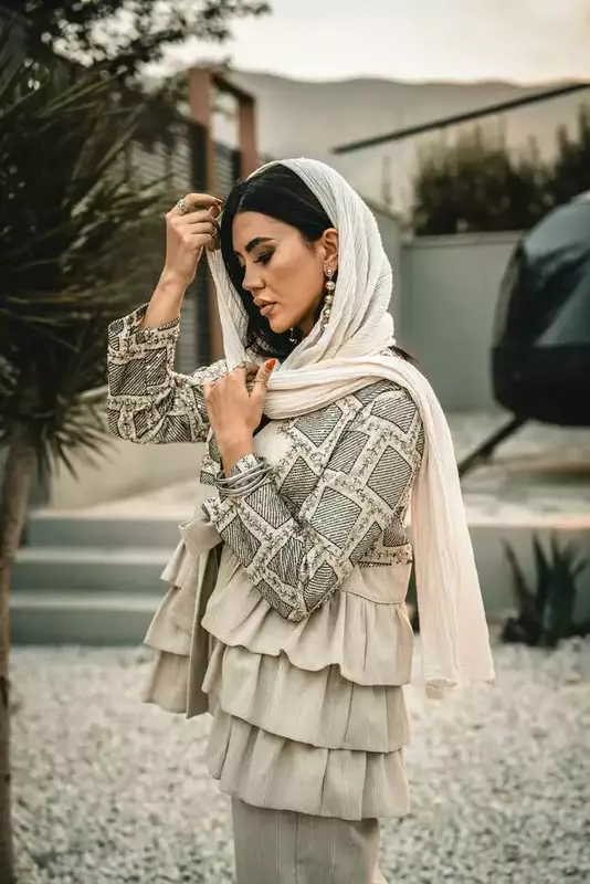 نمونه کار عکاسی مدلینگ ، پوشاک و لباس توسط جوهری که در تاریخ 1403-04-31 ** یک‌شنبه  **  ساعت 10:51PM بارگذاری شده است.