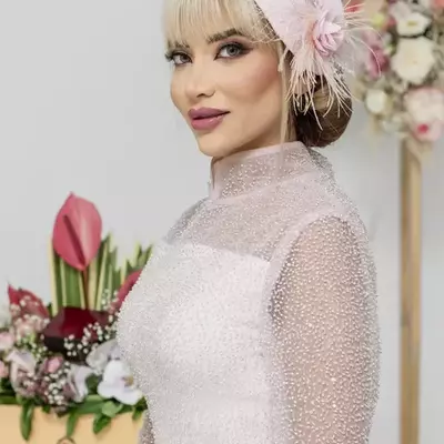 ژست عکاسی آتلیه. ایده عکس دخترانه / زنانهو ایستادهو خانهو آتلیه 