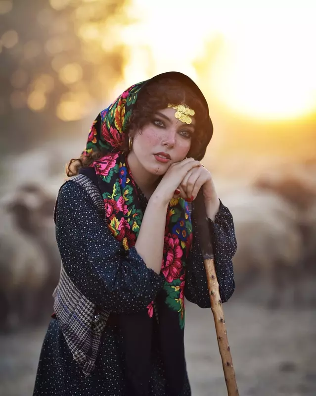 نمونه کار عکاسی چهره - پروفایل توسط یاراحمدی که در تاریخ 1403-07-04 ** چهارشنبه  **  ساعت 01:47PM بارگذاری شده است.