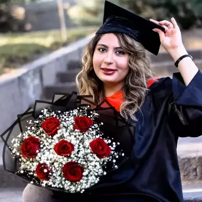 ژست عکس فارغ التحصیلی