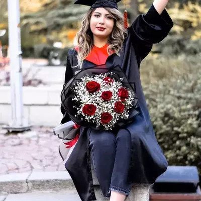 ژست عکس فارغ التحصیلی