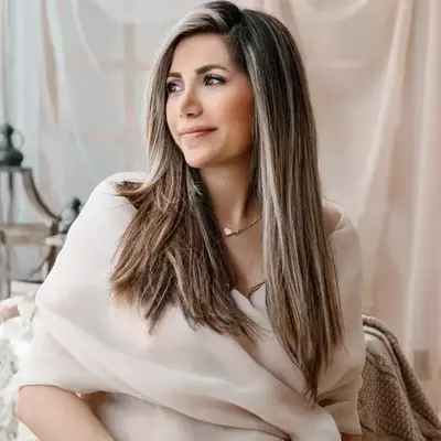 عکس زن حامله در حال درد در خانه