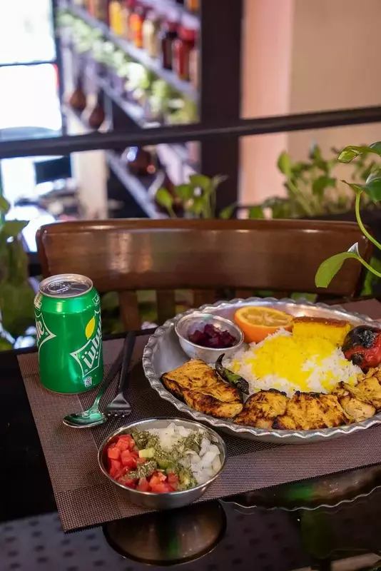 نمونه کار از مریم السادات میرمحمد