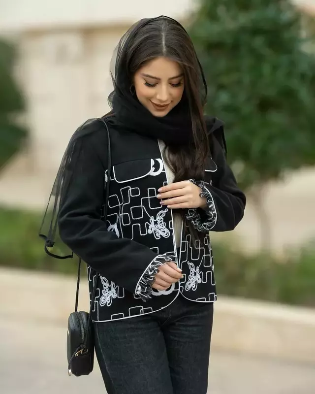 نمونه کار عکاسی مدلینگ ، پوشاک و لباس توسط آرین که در تاریخ 1403-10-28 ** جمعه  **  ساعت 08:42PM بارگذاری شده است.