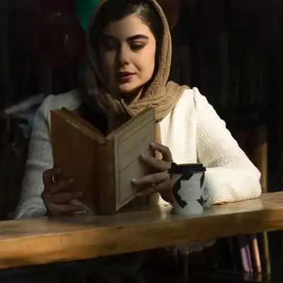 ژست عکس دخترانه / زنانه