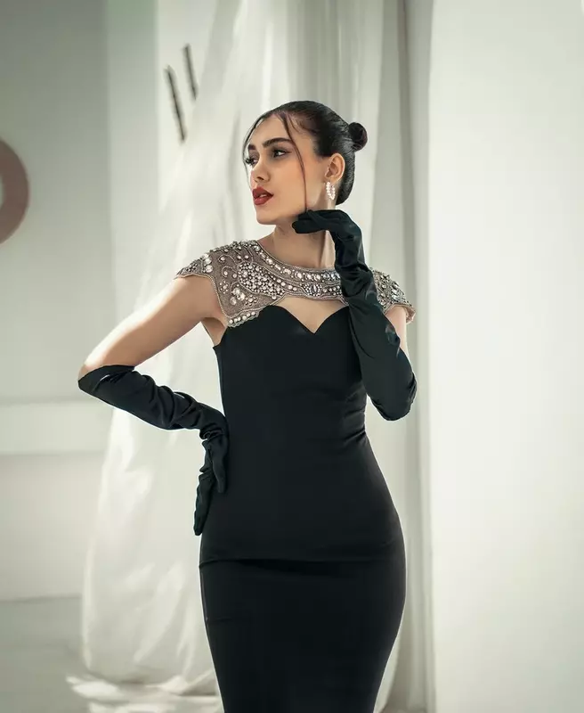 نمونه کار عکاسی چهره - پروفایل توسط زرین که در تاریخ 1403-12-08 ** چهارشنبه  **  ساعت 02:05AM بارگذاری شده است.