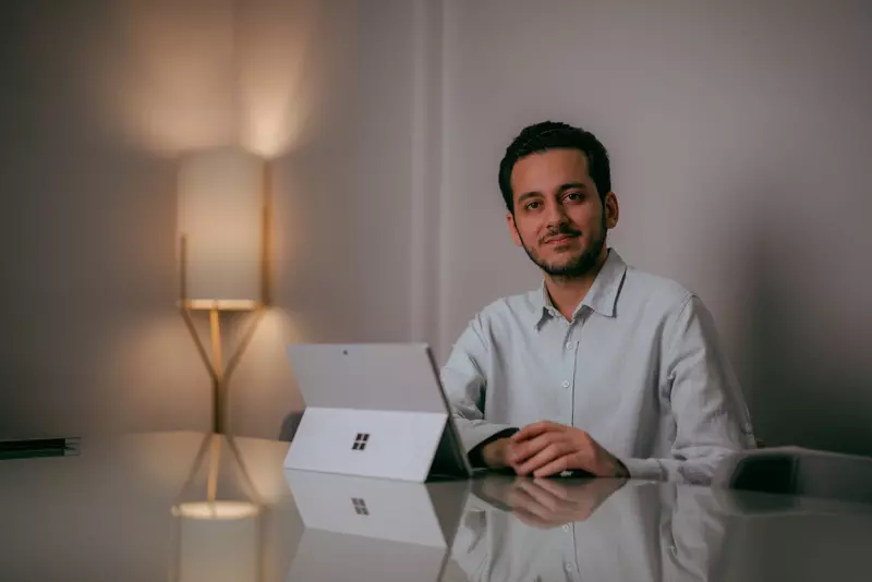 نمونه کار از بهزاد, ایازلو
