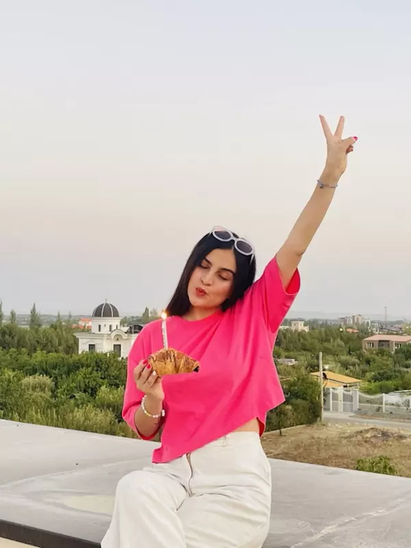 نمونه کار عکاسی تولد - مهمانی - دورهمی توسط پیرهادی که در تاریخ 1404-04-15 ** یک‌شنبه  **  ساعت 10:37PM بارگذاری شده است.