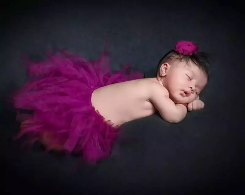 عکاسی نوزاد از رویا جمال زاده