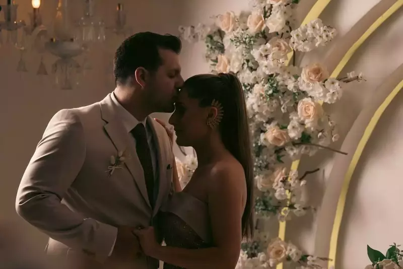 نمونه کار عکاسی زوج و سالگرد توسط کریمی که در تاریخ 1404-06-16 ** یک‌شنبه  **  ساعت 10:17PM بارگذاری شده است.