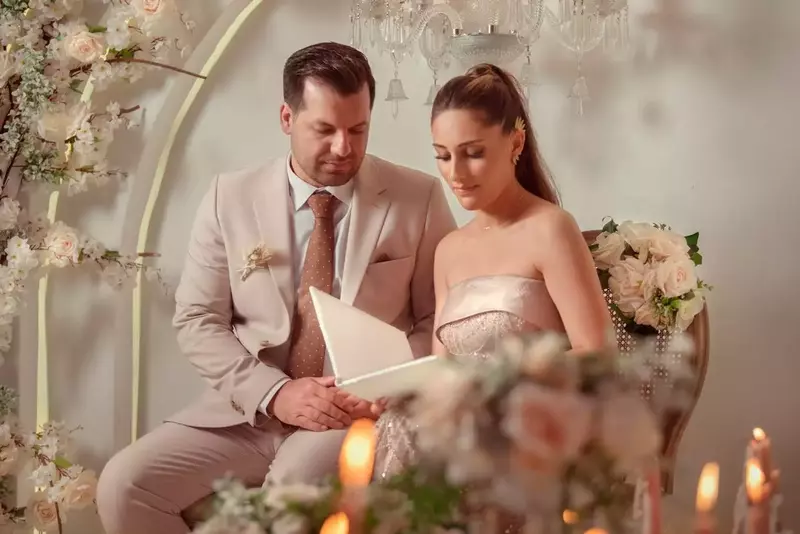 نمونه کار عکاسی زوج و سالگرد توسط کریمی که در تاریخ 1404-06-16 ** یک‌شنبه  **  ساعت 10:17PM بارگذاری شده است.